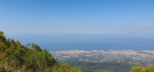 Panorama du haut du Vésuve montrant la baie de Naples